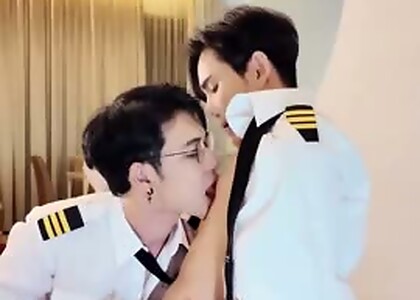 NAJI x POPPY - PILOT COUPLE